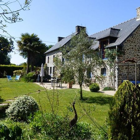 Les Petites Chapelles Bed & Breakfast Saint-Pierre-de-Plesguen Ngoại thất bức ảnh