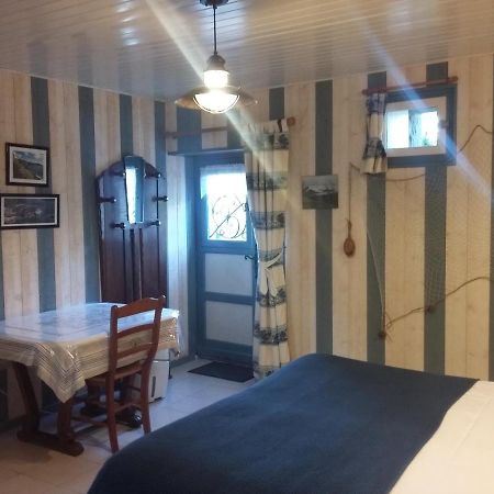 Les Petites Chapelles Bed & Breakfast Saint-Pierre-de-Plesguen Ngoại thất bức ảnh