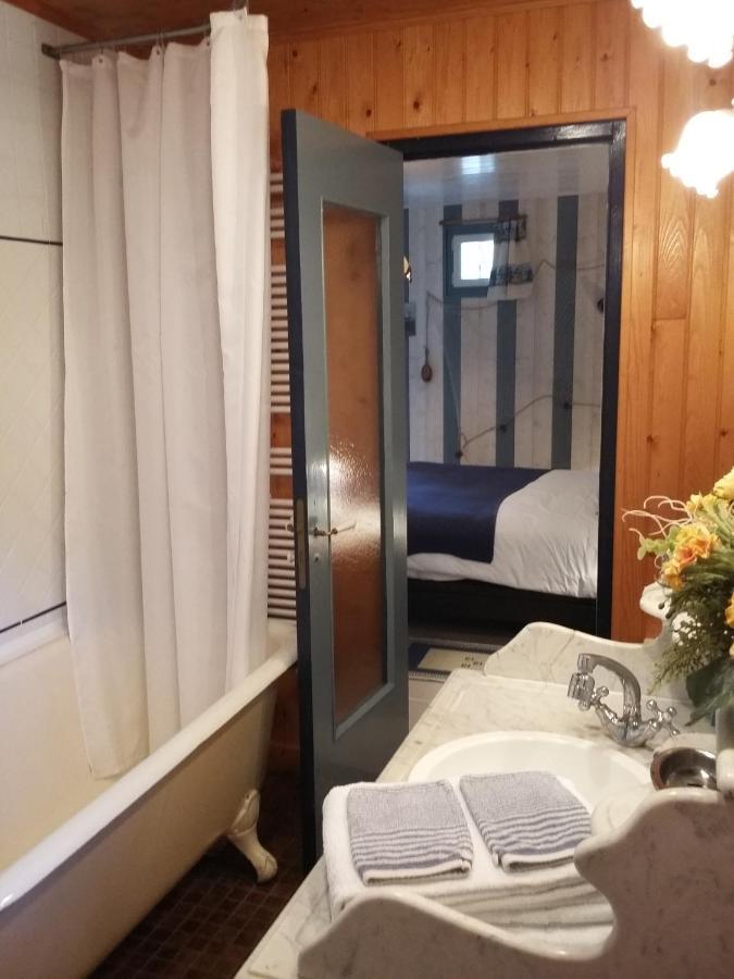 Les Petites Chapelles Bed & Breakfast Saint-Pierre-de-Plesguen Ngoại thất bức ảnh
